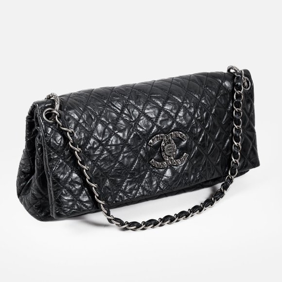 Chanel 2009 Black Quilted Crinkled Calfskin Fold Over CC Bag RHW - Picture 1 of 12